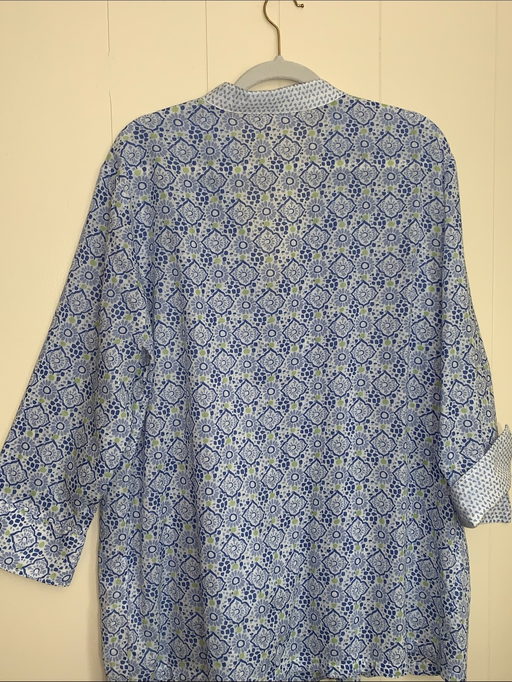 BluThreads by Rockflowerpaper Blue & White Floral Print Top Lightweight - Picture 6 of 6